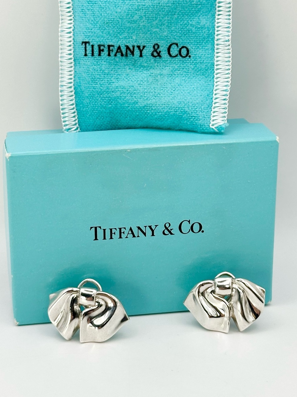 Tiffany & Co VINTAGE 1990 Sterling Silver Ribbon Bow Lever back Earrings